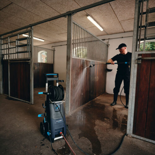 MC2C horse stable2